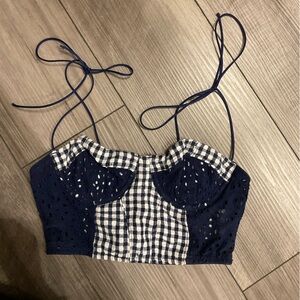 Urban Outfitters Navy and White Patterned Crop Top